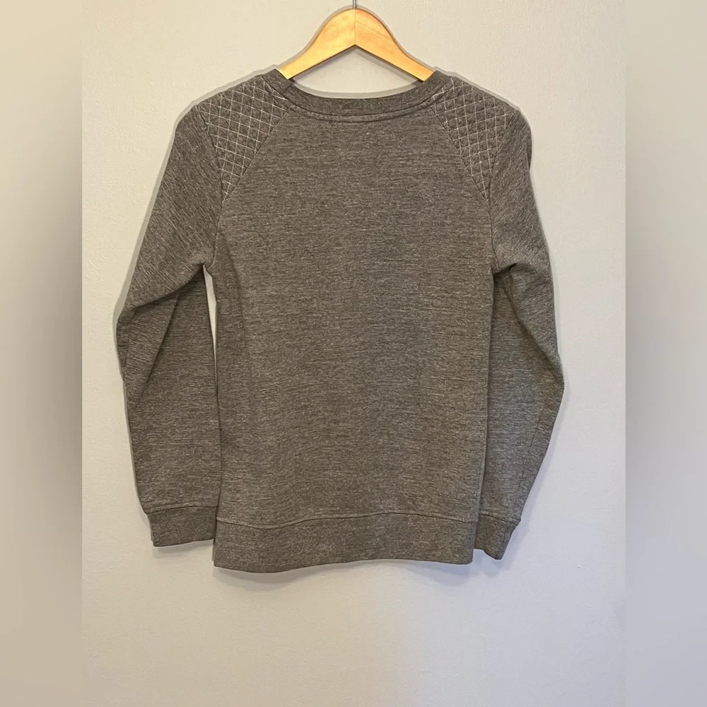 Women’s Cleveland Cavaliers Vintage NBA Sweater Crewneck women’s size Small - Picture 2 of 2